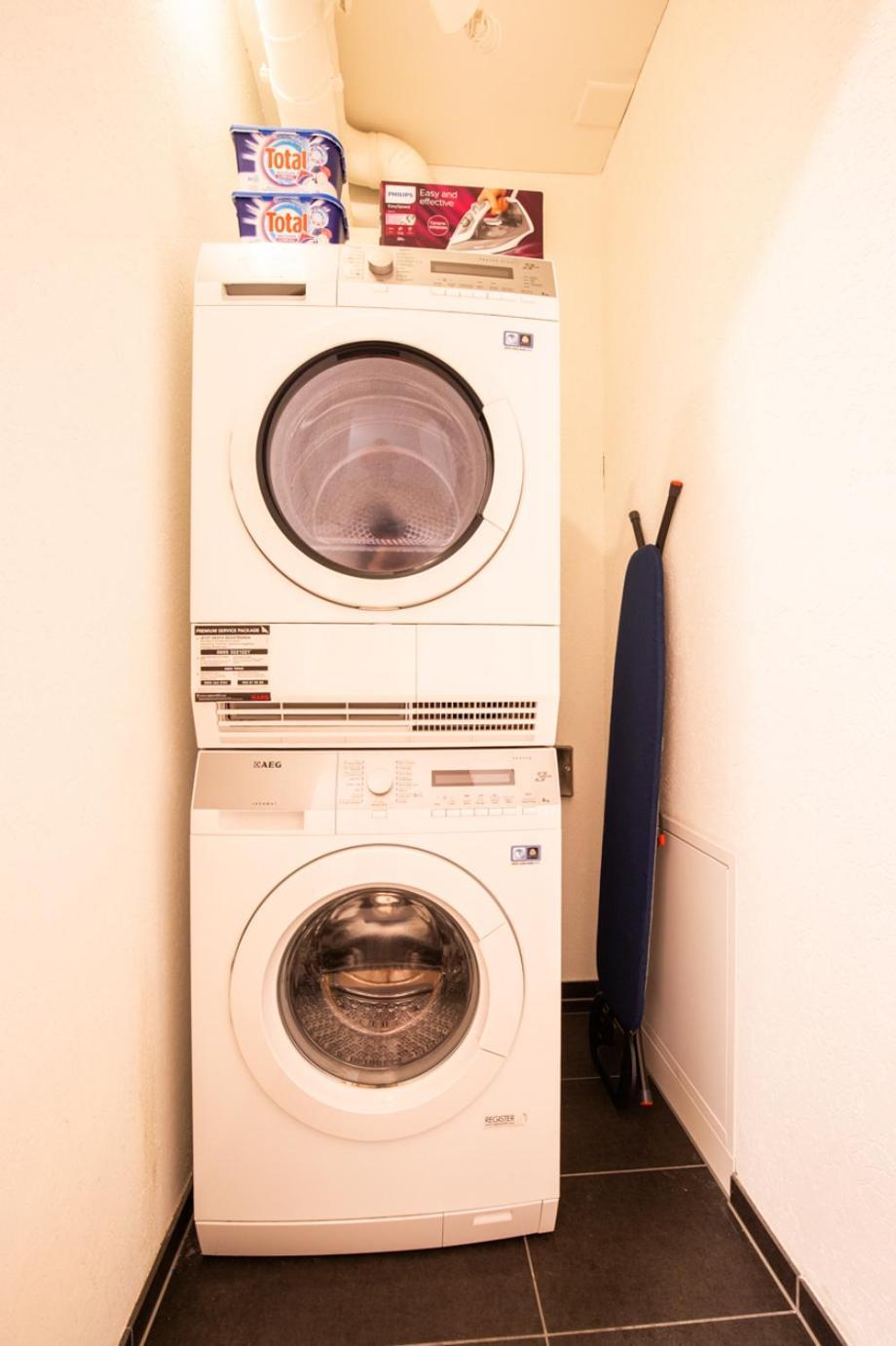 Special Einstein II Apartment Basel, Messe Kleinbasel 10-Star Bagian luar foto