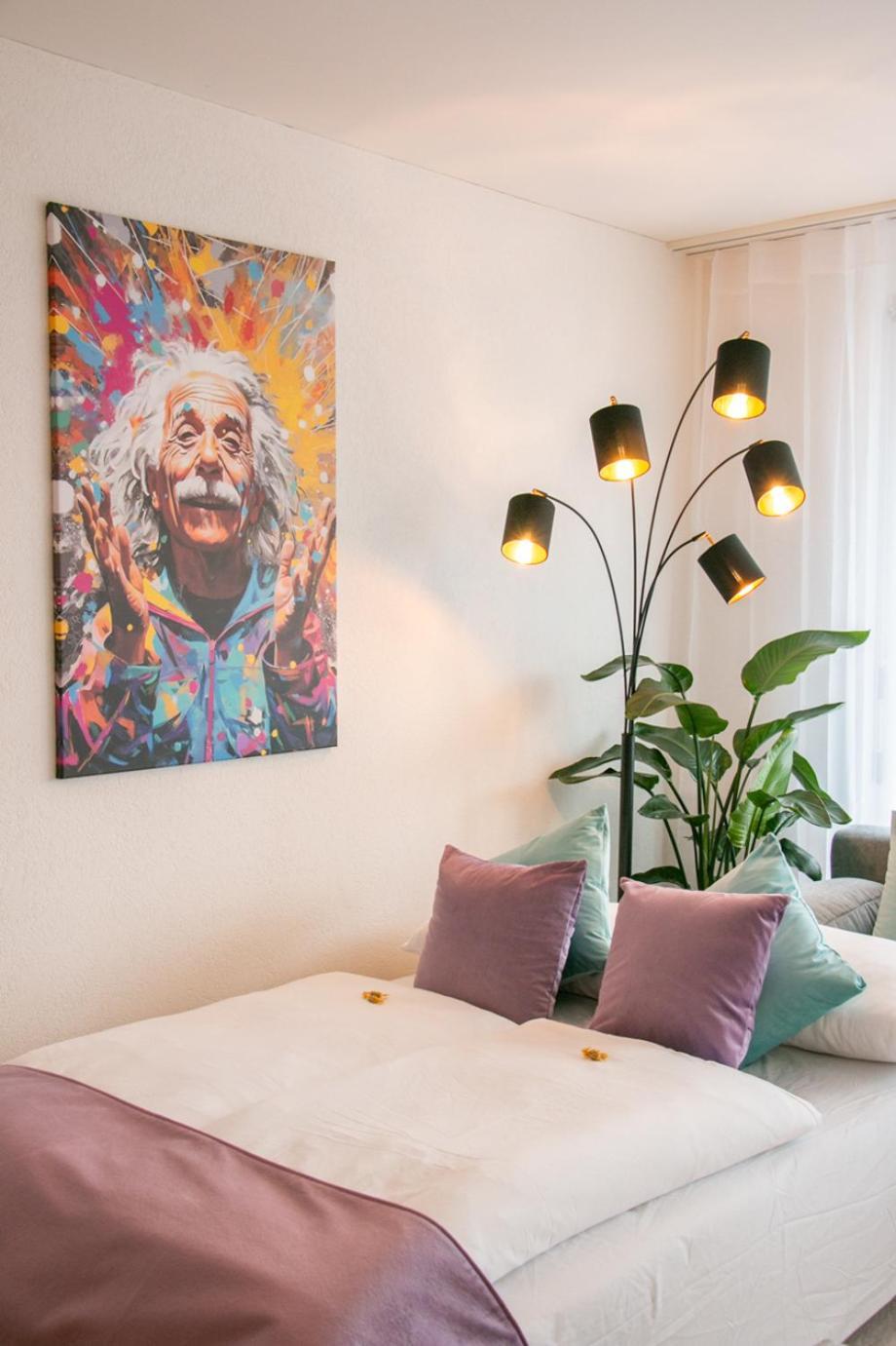 Special Einstein II Apartment Basel, Messe Kleinbasel 10-Star Bagian luar foto