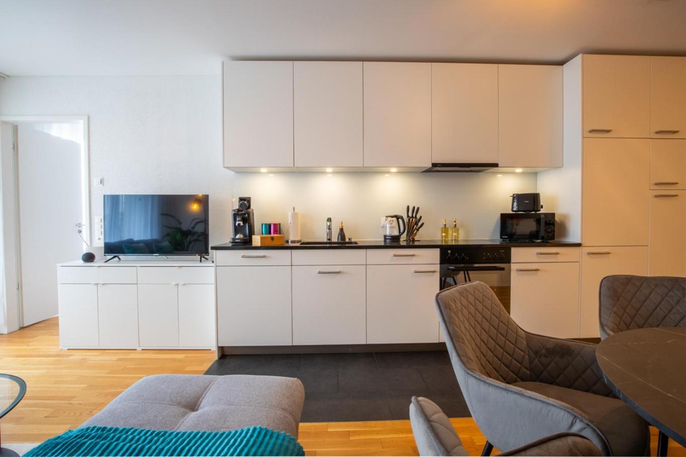 Special Einstein II Apartment Basel, Messe Kleinbasel 10-Star Bagian luar foto