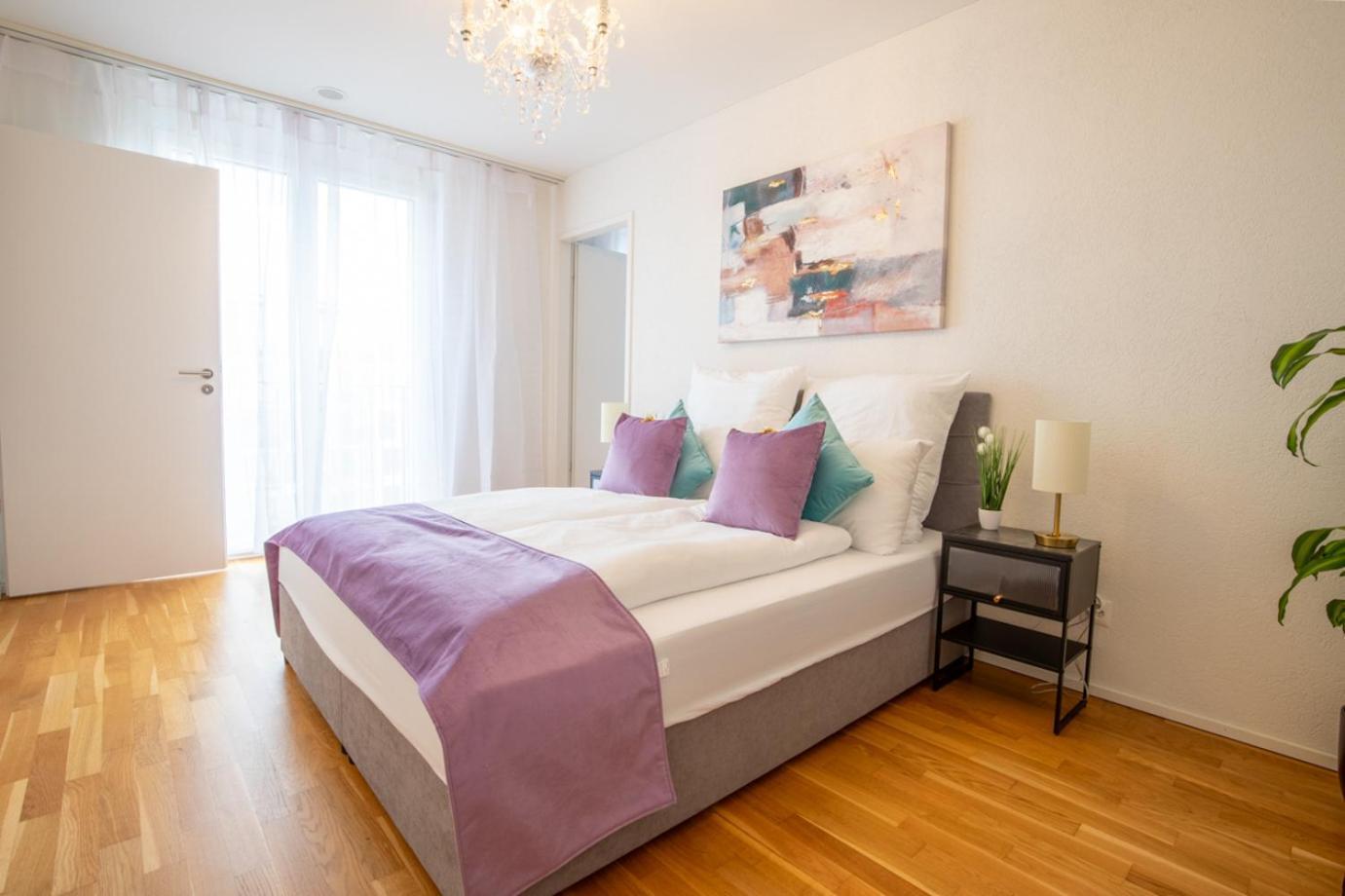 Special Einstein II Apartment Basel, Messe Kleinbasel 10-Star Bagian luar foto