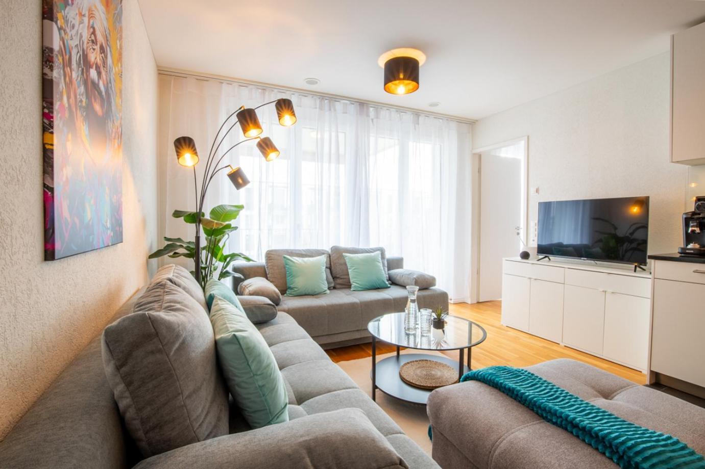 Special Einstein II Apartment Basel, Messe Kleinbasel 10-Star Bagian luar foto