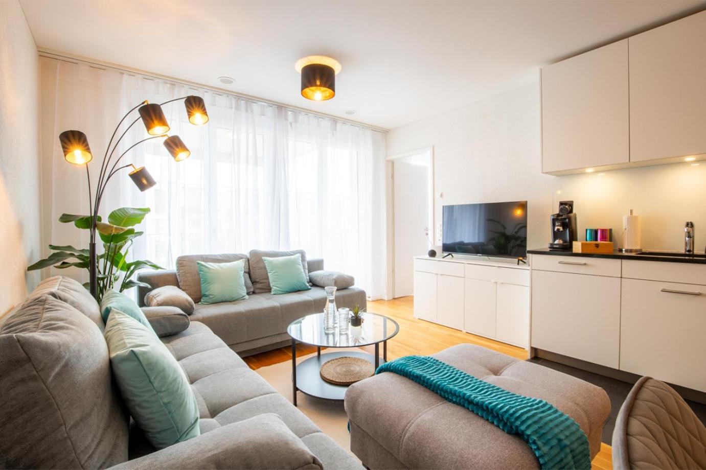Special Einstein II Apartment Basel, Messe Kleinbasel 10-Star Bagian luar foto